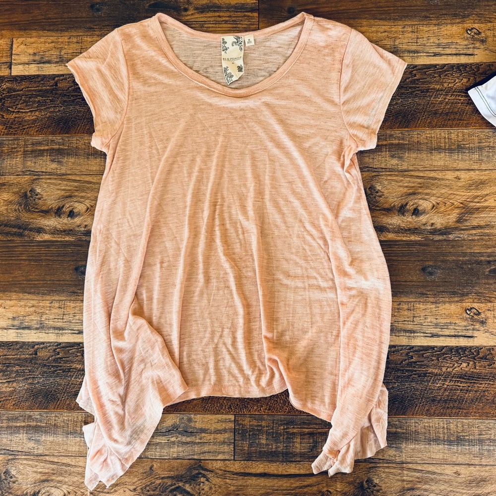 Blu Pepper Peach Flowy Tee‎ Medium Ruffle Hem Asymmetrical Boho Lightweight Top